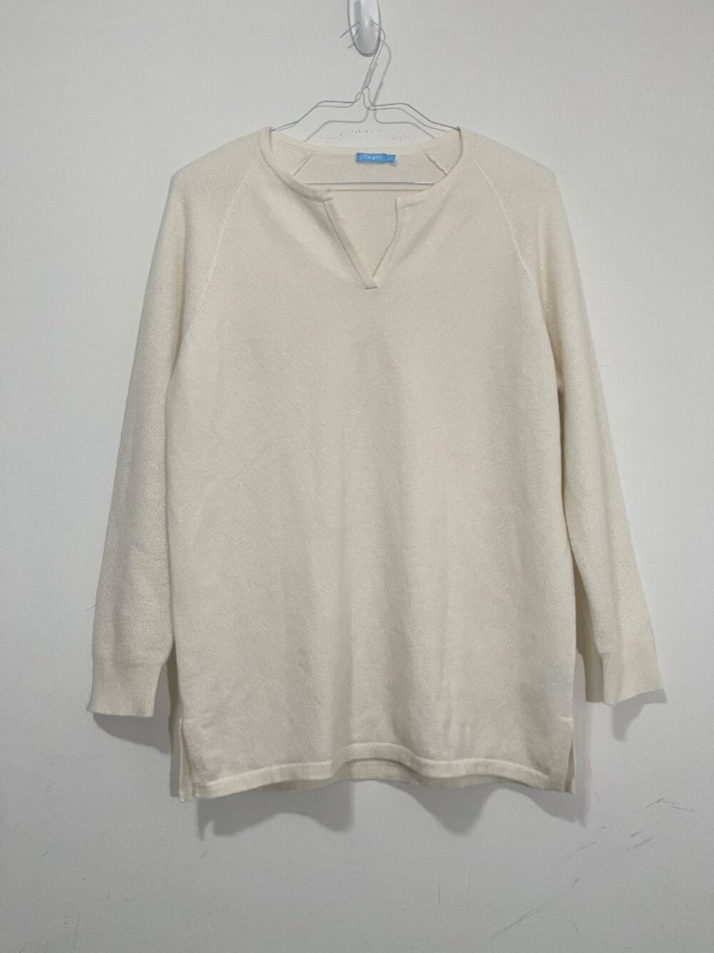 J. McLaughlin 100% Cashmere Ivory Tunic Sweater Womens L Split V-Neck Minimalist